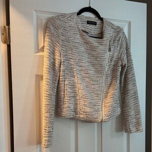 Elegant Cream Blazer with Zipper